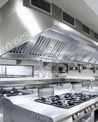 Hotte de ventilation en cuisine professionnelle - Ile-de-France